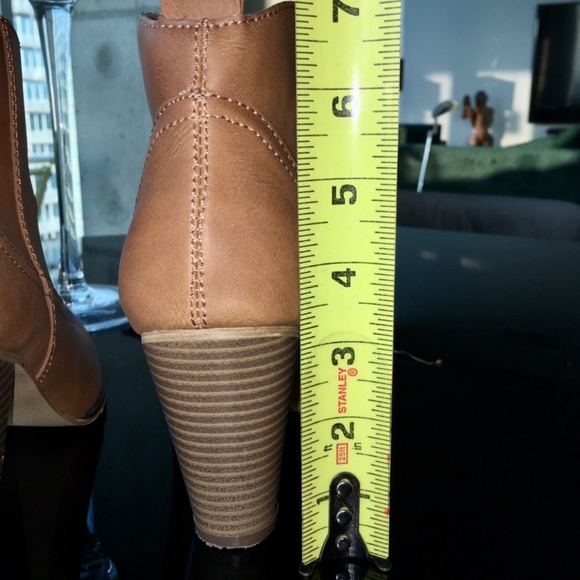 Steve Madden Booties in Cognac Size 7 - Picture 13 of 13